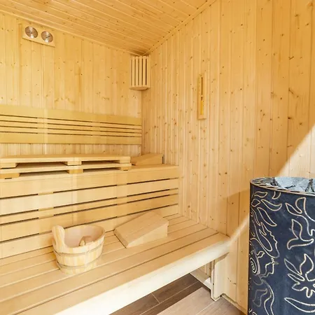 Pratum 32 Mikołajki